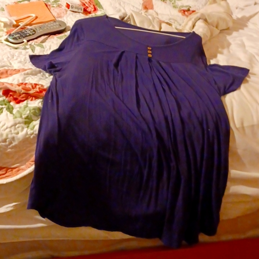 Long shirt can be worn with leggings or hose. Can also be used as a night shirt.